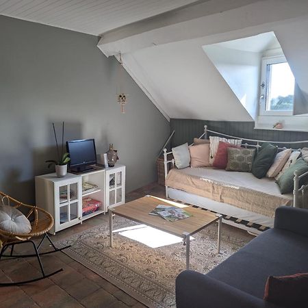 Appartement Des Hirondelles , Au Pied Du Chateau Chinon Exterior photo