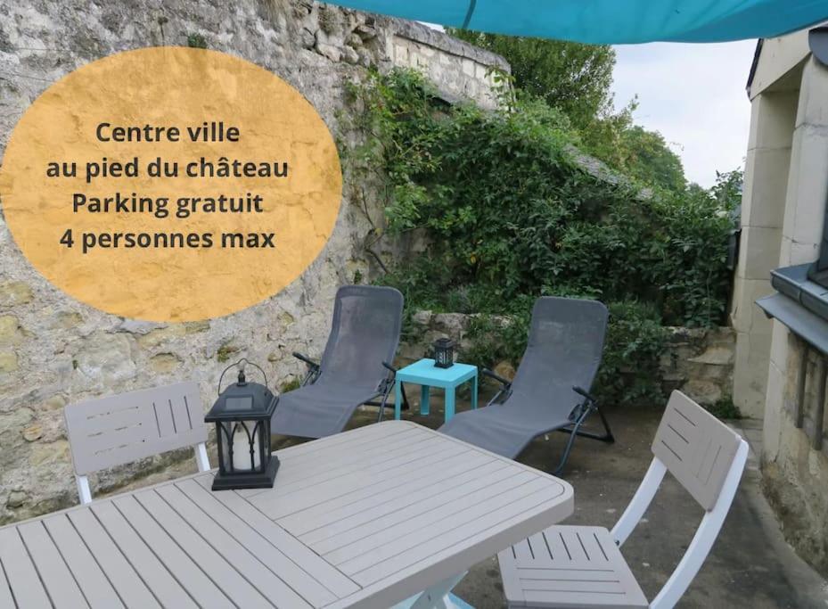Appartement Des Hirondelles , Au Pied Du Chateau Chinon Exterior photo