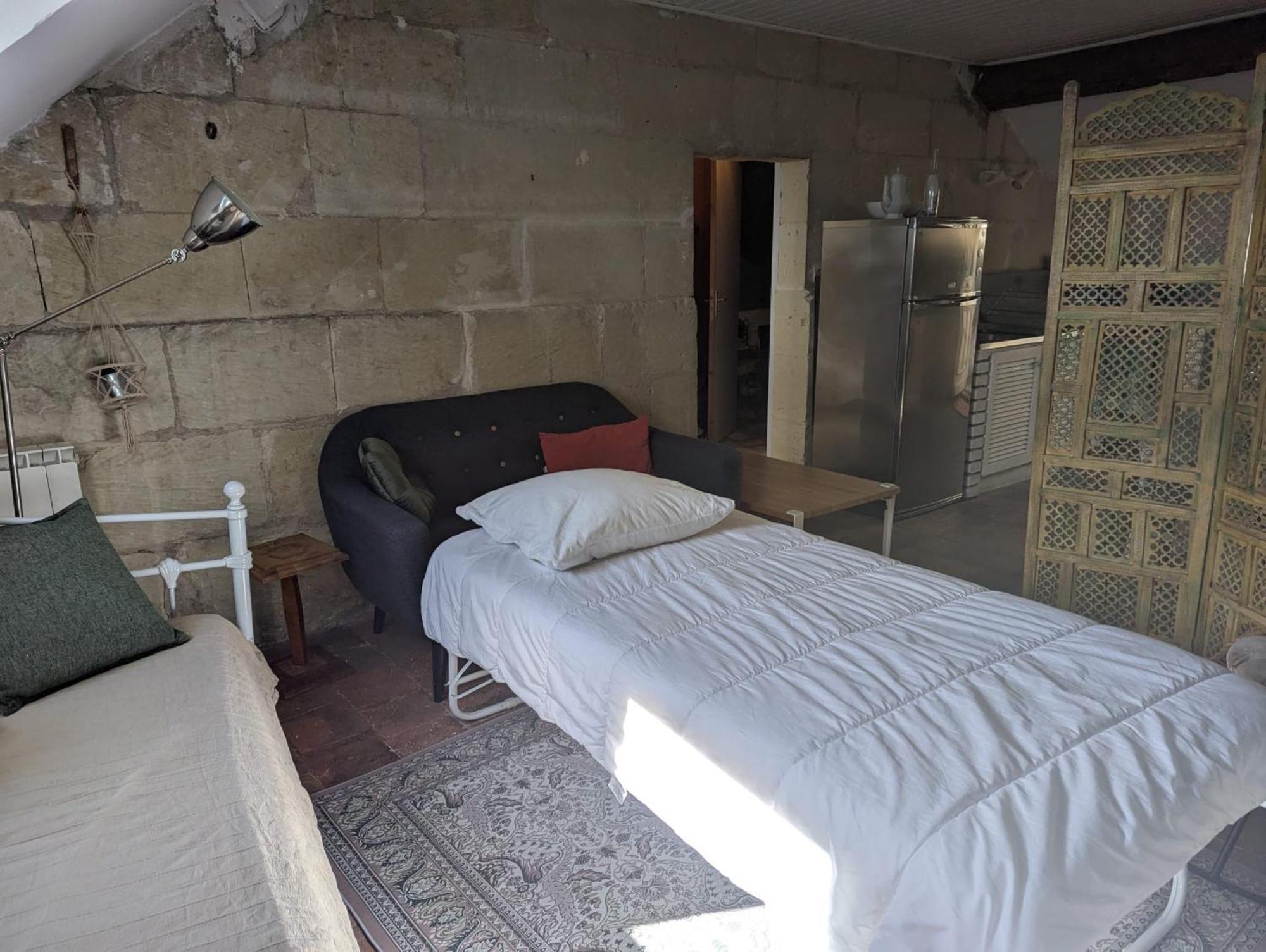 Appartement Des Hirondelles , Au Pied Du Chateau Chinon Exterior photo
